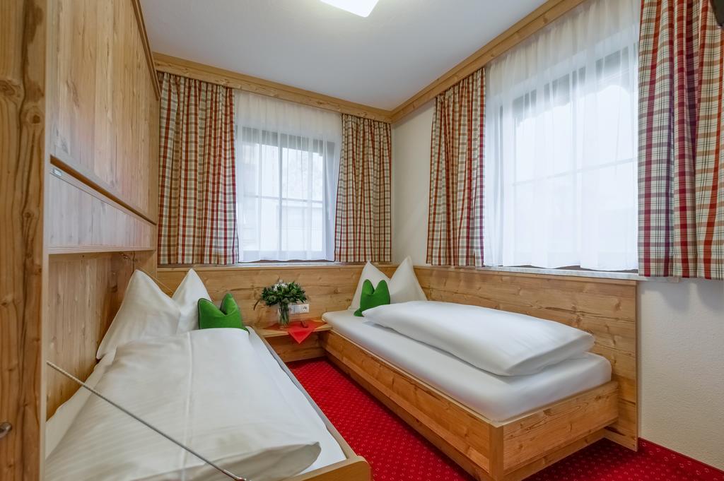 Pension Haus Am Dorfplatz 플라차우 외부 사진