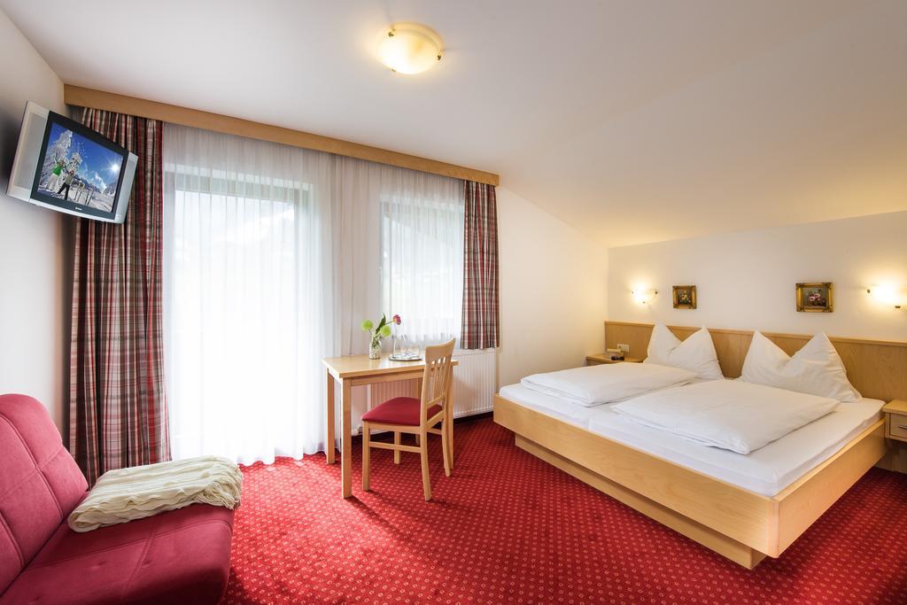 Pension Haus Am Dorfplatz 플라차우 외부 사진