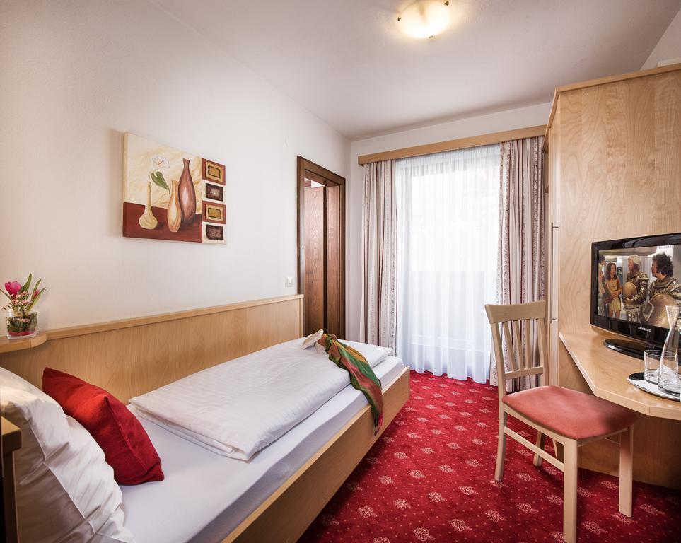 Pension Haus Am Dorfplatz 플라차우 객실 사진